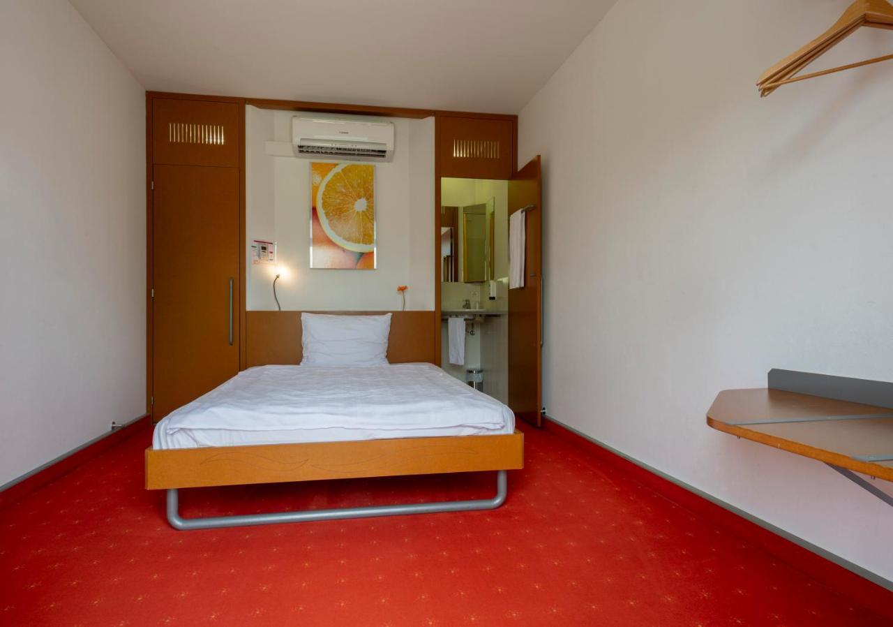 Orange Wings Krems Hotel Exterior photo